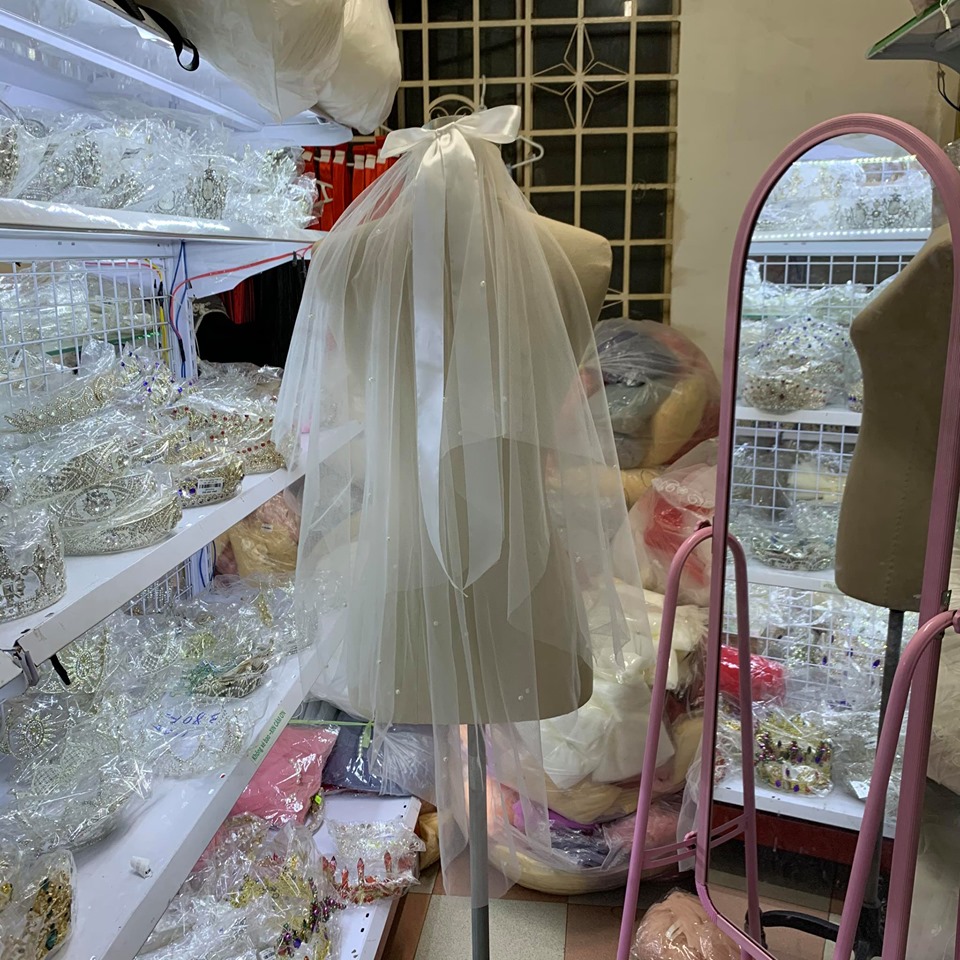 Khăn voan cô dâu trắng kèm nơ ruybang